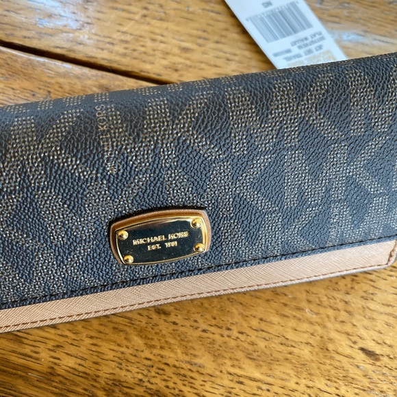 NWT Michael Kors signature jet set slim wallet - Picture 2 of 7